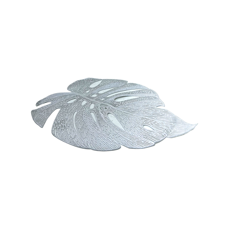P-PM108-SI 45cm Monstera silver leaf shaped placemat