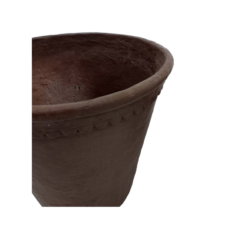 P-PT148-TC 43cm dia Tivoli round fiberglass plant pot in terracotta finish