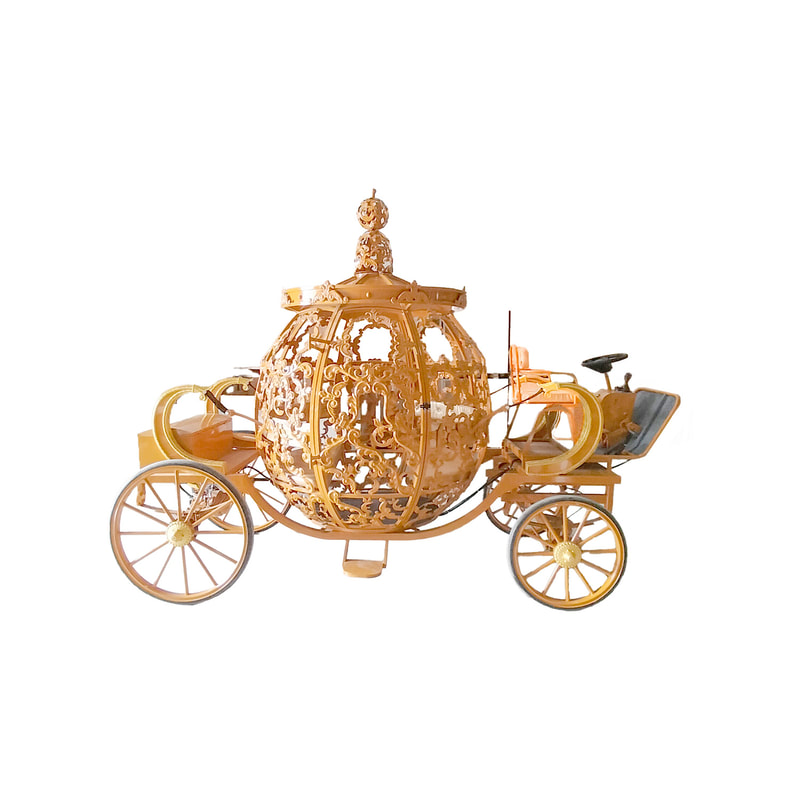 P-VE151-GD Princess carriage in gold details with white interior