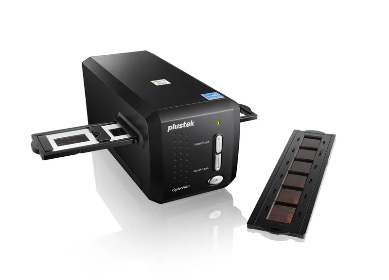 Plustek OpticFilm 8200i SE Slide Scanner & Negative Film Scanner