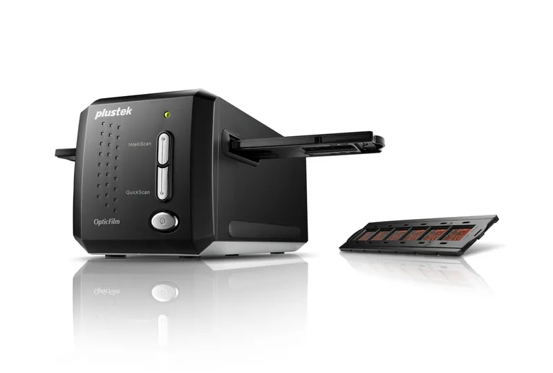 Plustek OpticFilm 8200i SE Slide Scanner & Negative Film Scanner