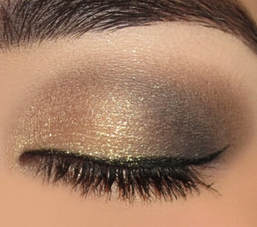 Sparkly gold eye shadow look for the holidays Mattify cosmetics long lasting eye makeup for oily eye lids the first eyeshadow with built in primer platinum silver smoky eye looks with winged eye liner 