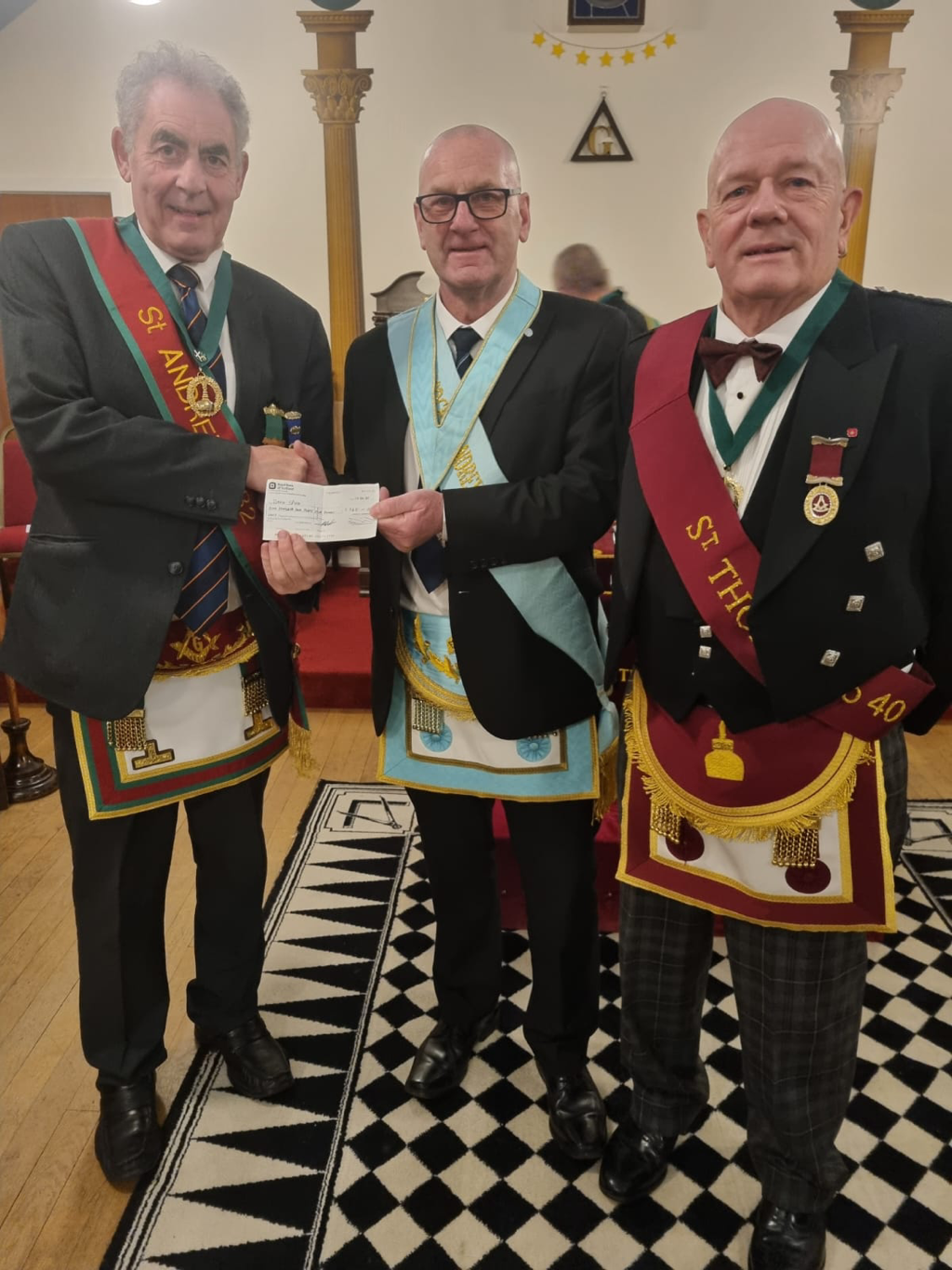 On Saturday 13th december, our very own Substitute Master, bro euan cameron, had much pleasure in Presenting a chq to the rwmm of the mongrels degree team at lodge st thomas of aberbrothick no 40 on their installation today. 