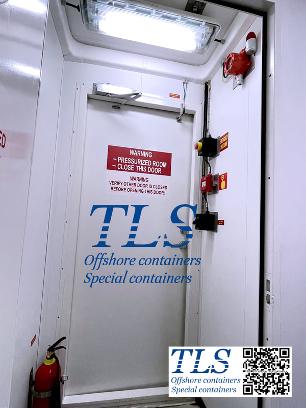 Pressure container airlock room