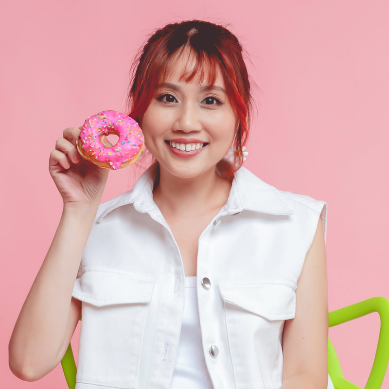 Singapore singer-songwriter, music producer and music educator Lin Si Tong