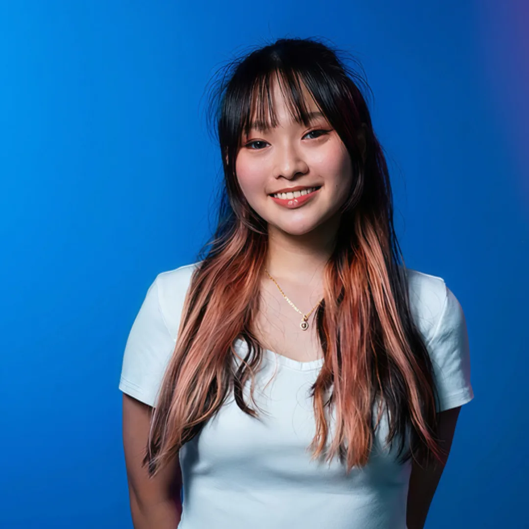 Singapore singer songwriter and multi-instrumentalist 張盈盈 Teo Ying Ying