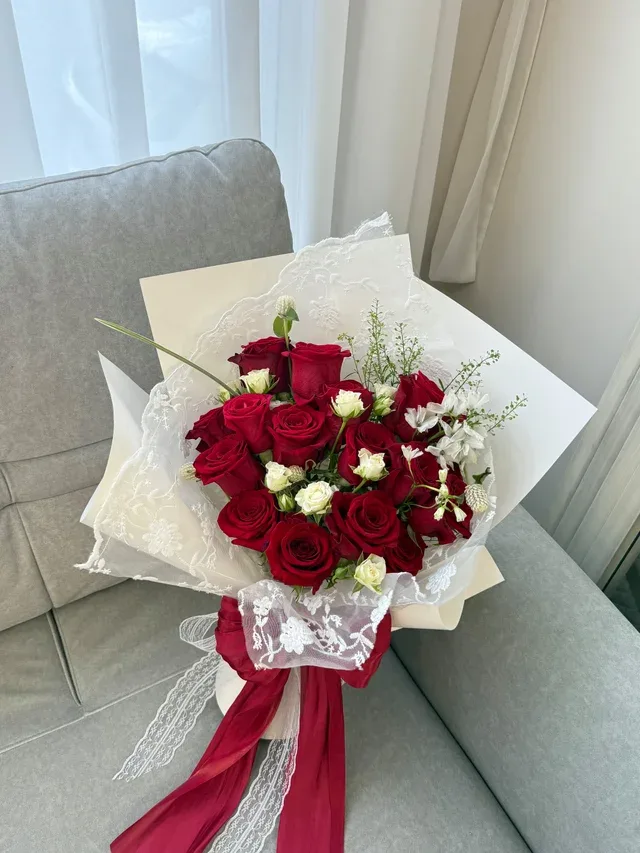 蕾絲玫瑰鮮花花束
