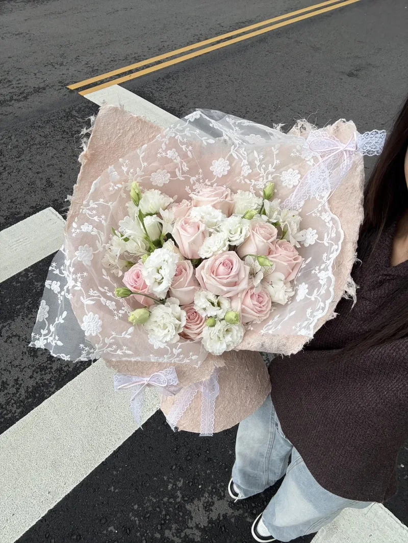 蕾絲進口鮮花大花束
