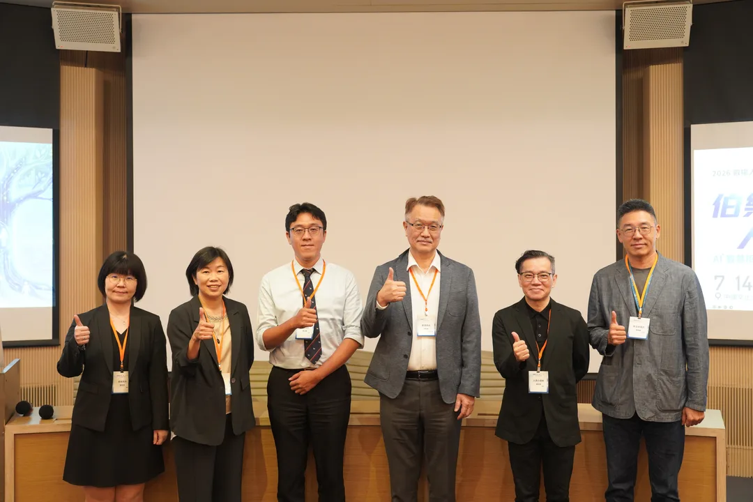 左起：叡揚資訊曾秋萍顧問、林娟博士、叡揚資訊陳玉峰處長、叡揚資訊余君健事業群總經理、人資小週末盧世安創辦人、新生命資訊羅韋翰總經理。