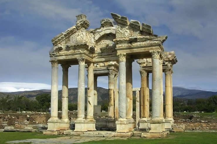 Experience the best Aphrodisias Tours. Our Aphrodisias guided tours are departing from Kusadasi, Selcuk and Sirince.