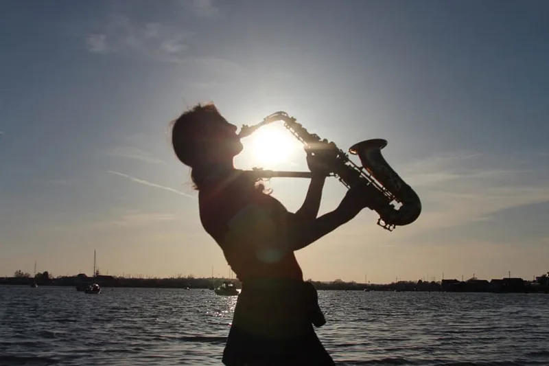 Niki-The-Saxophonist-for-hire-for-events