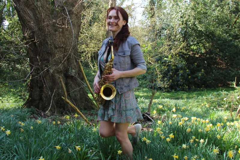 niki the saxophonist_saxophonist for hire