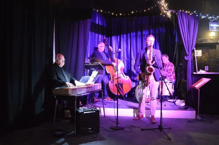 Paul Arnold, Saxophonist for Hire