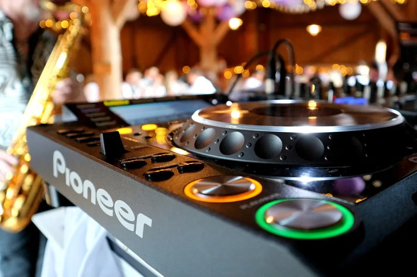 Essex Saxophonist for Hire_Live Saxophone Music with DJs