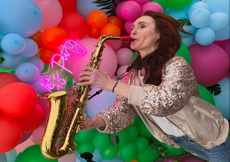Niki-The-Saxophonist-for-hire-in-Essex