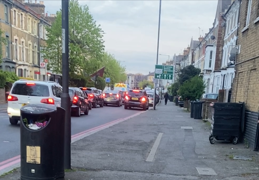Queuing traffic on Rectory Road
