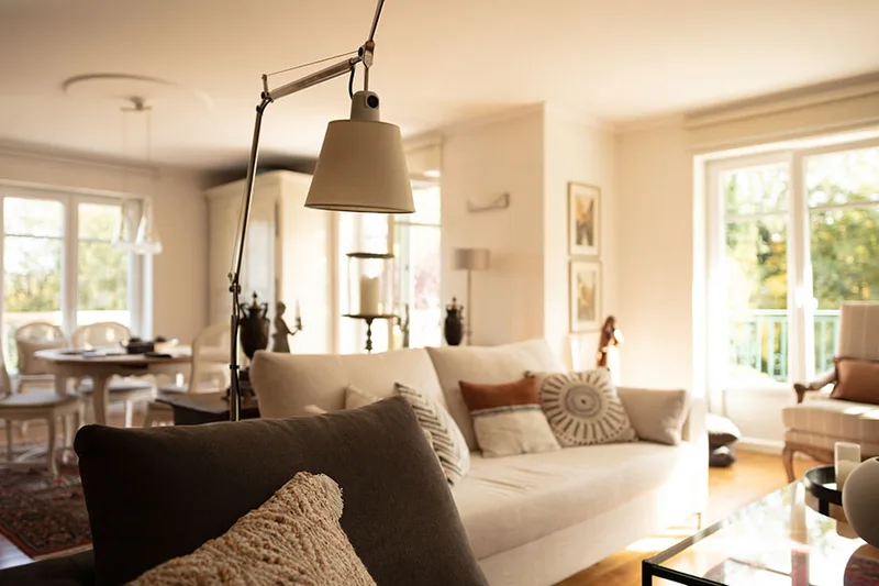 salon reposant et zen décoré par une décoratrice d'intérieur
