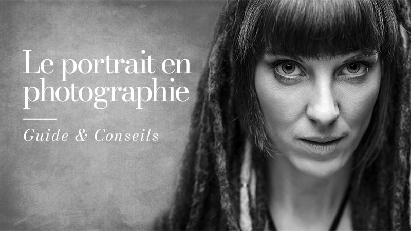 Portrait serré en studio d'une femme au regard intense et expressif en noir et blanc - Article : Comment réussir un portrait en photographie ? Guide & Conseils
