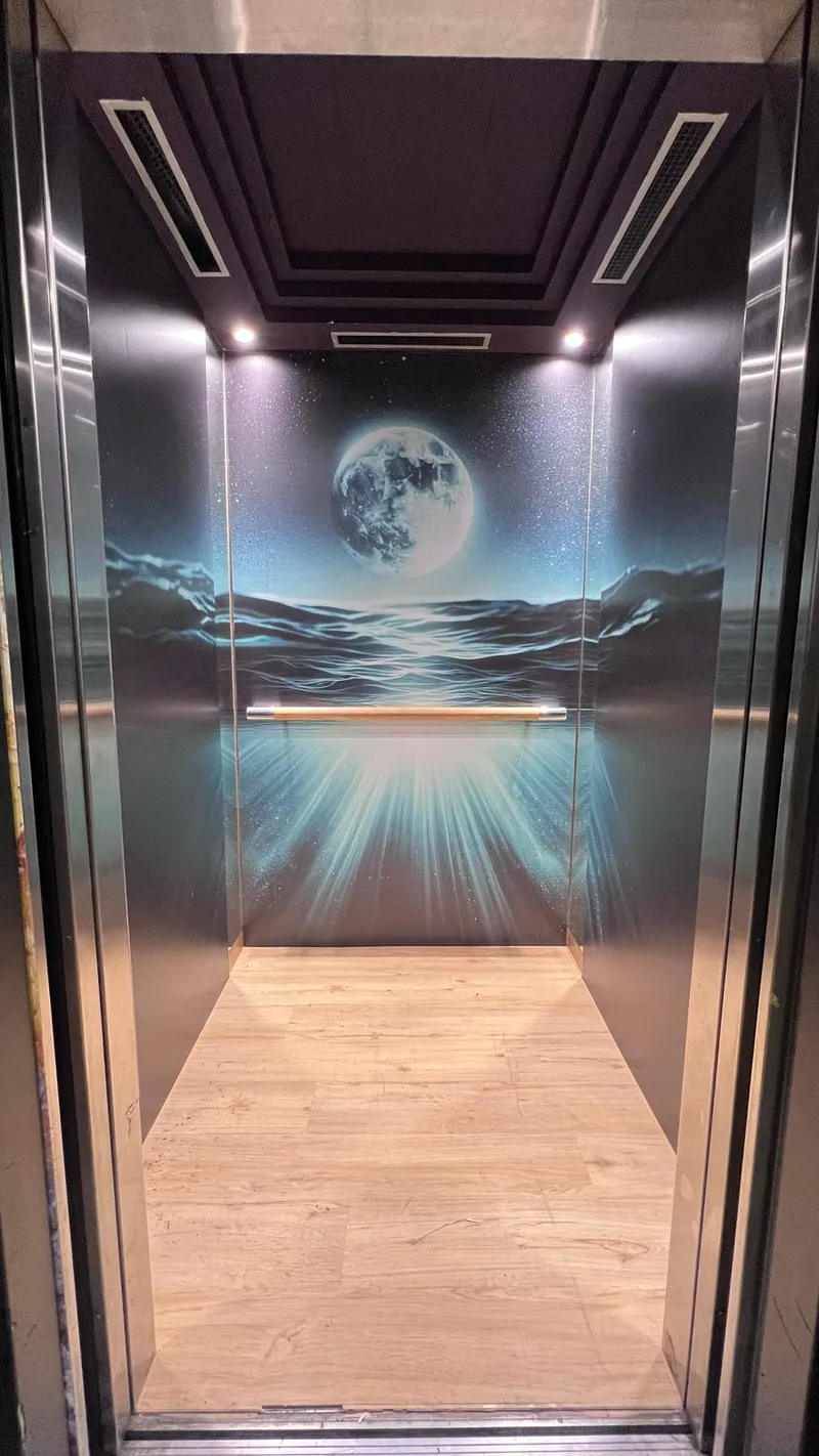 Lift with the Moon transporting the visitors to the event