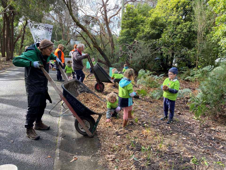 Inverloch Childcare Kindergarten pupils at work in Ayr Creek Reserve. 