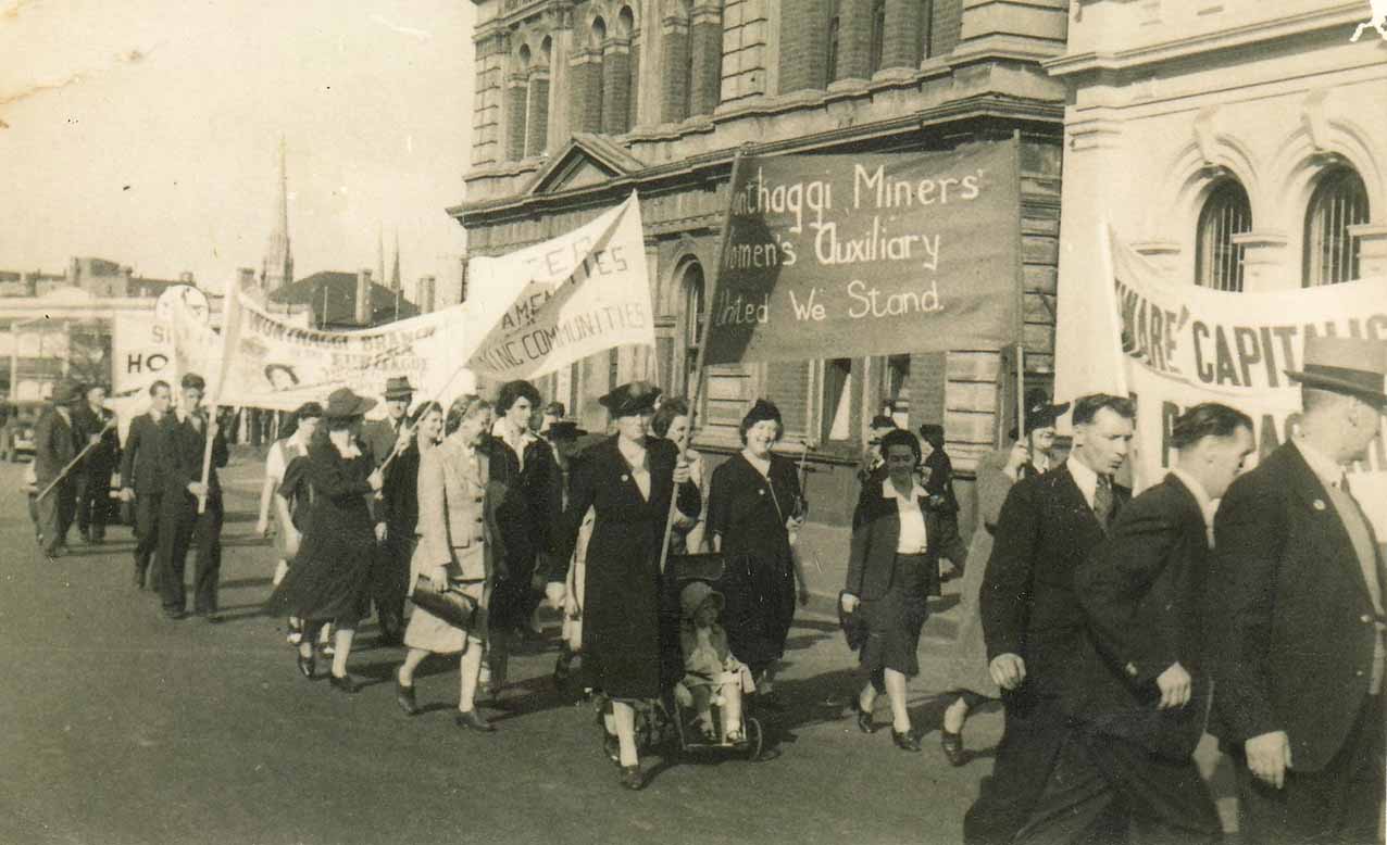 Wonthaggi Miners Women’s Auxiliary, May Day March in Melbourne, c.1947. Photo: W&DHS