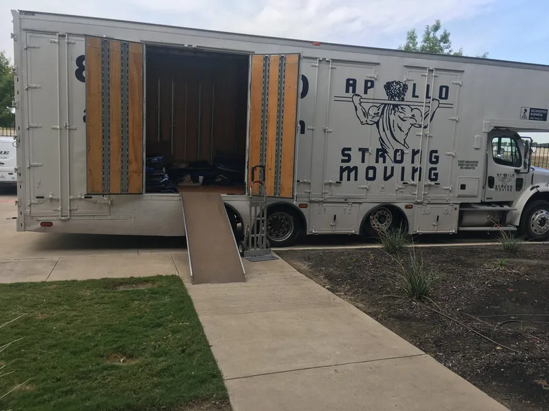 Apollo Strong Moving loading the Largest Moving Box Truck for Large Long Distance Moves in Arlington, Dallas, Fort Worth Texas