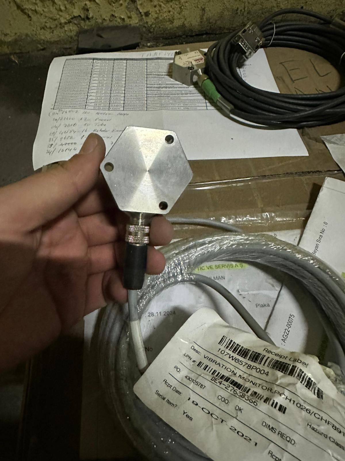 GE 107W6578P004 PCH vibration monitoring sensor