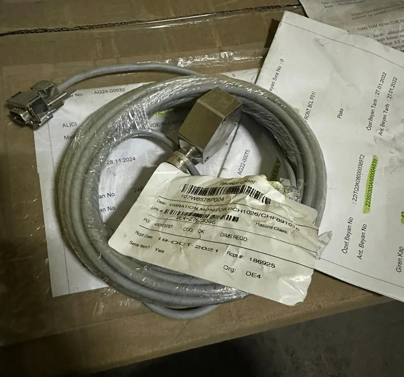 GE 107W6578P004 part number label on PCH CHB 1101 vibration sensor