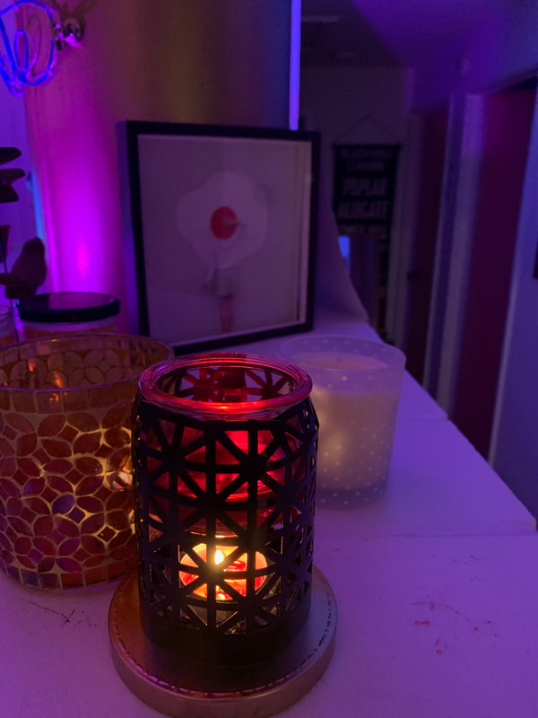 I really like the way the red wax looks against the dark metal pattern.