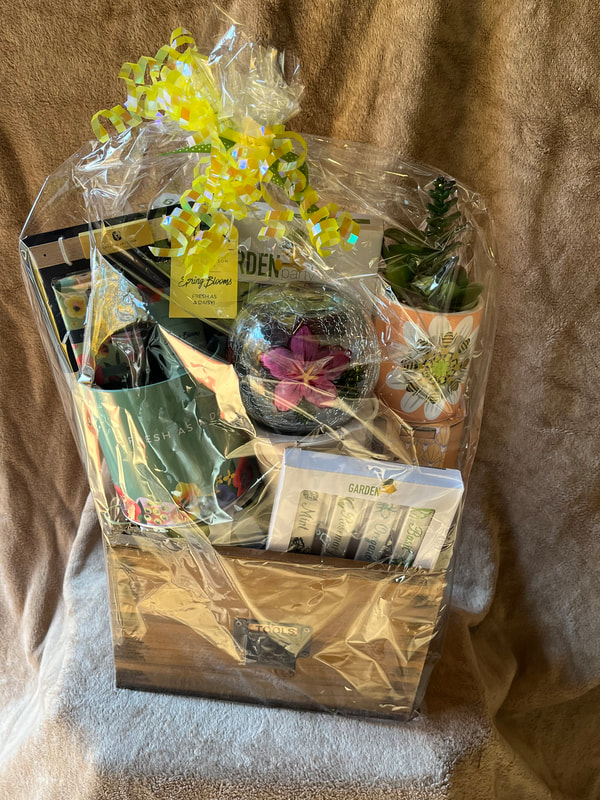 Raffle prize #4: Garden basket with pots, herb labels, and more