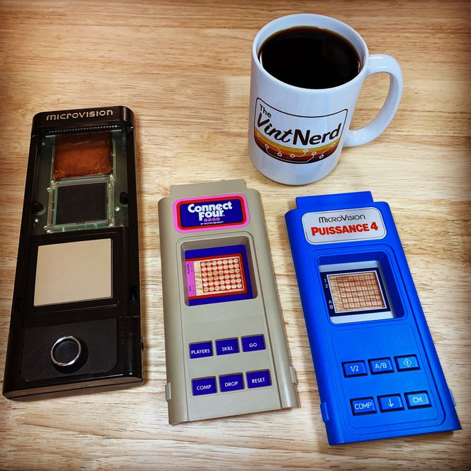 Connect Four by any other name...

#microvision #mb #miltonbradley #connectfour #puissance4 #retrohandhelds #retrogaming #thevintnerd