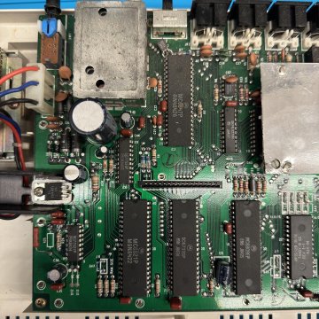 I can hardly believe I am the first to void the warranty on this. □ Pretty clean inside!

#VoidedWarranty #CoCo2 #263127B #TRS80CoCo #TRS80ColorComputer #Tandy #RadioShack #TRS80 #RetroComputers #RetroGaming #TheVintNerd
