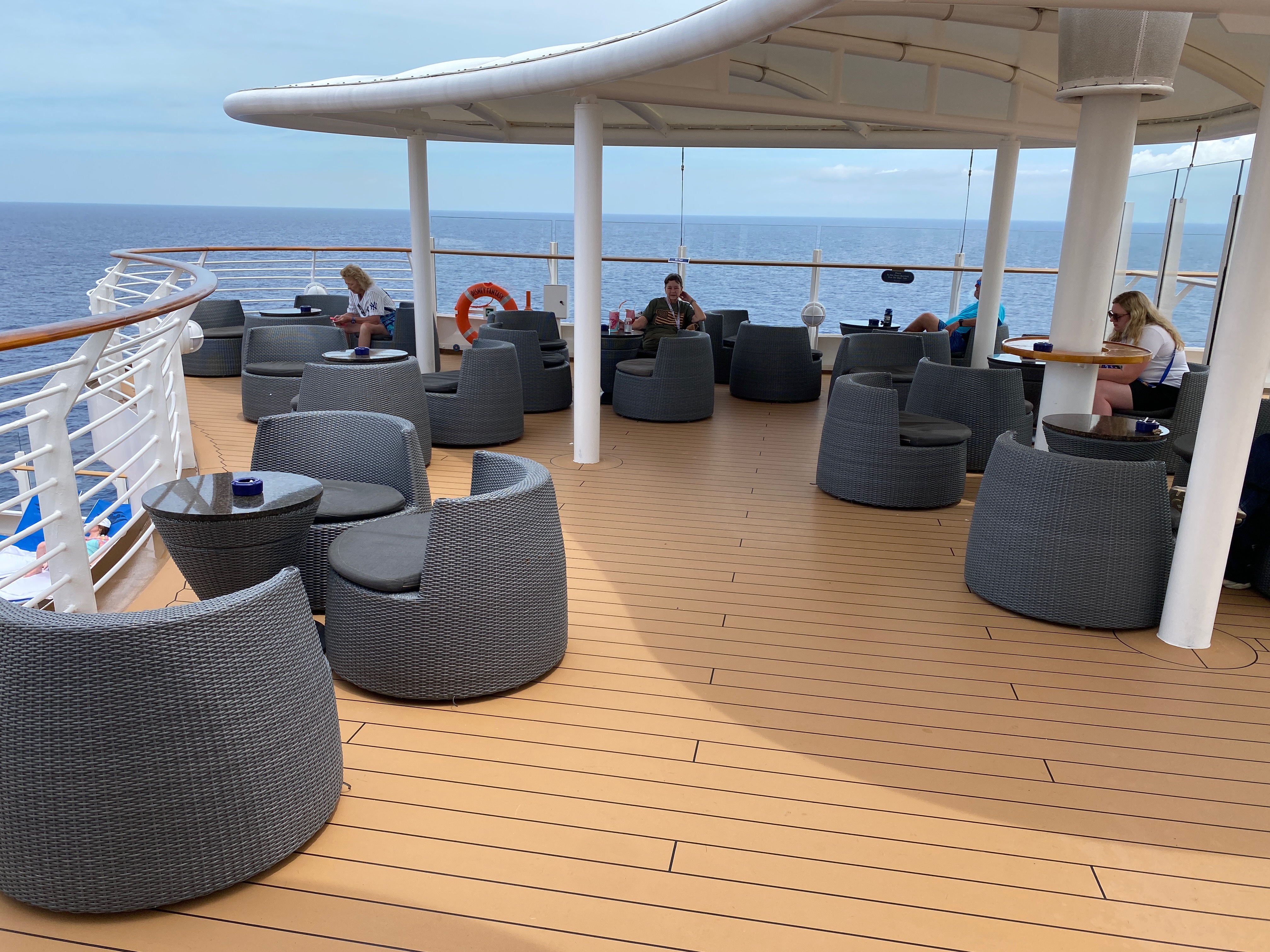 Disney Fantasy Adult Lounges & Cigar Experience: What You Need to Know