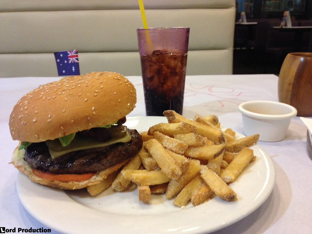 Bacon Cheeseburger at Burgoo American Bar and Restaurant in Mall of Asia, Manila 