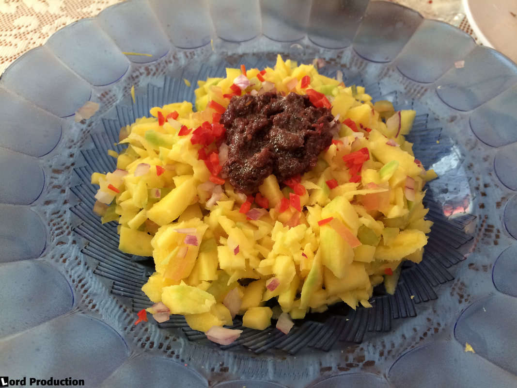 Bagoong Shrimp paste with Mango Philippines © Patrik Lord Travel Blog
