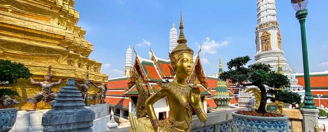 Bangkok, Thailand, The Grand Palace, Monkey © www.travelblogonline.com