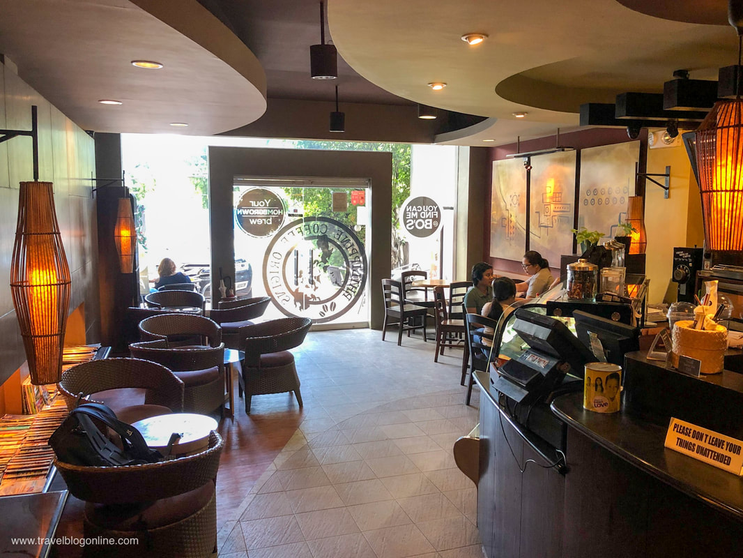 Bo’s Coffee Tagbilaran, Bohol, Philippines, entrance © www.travelblogonline.com