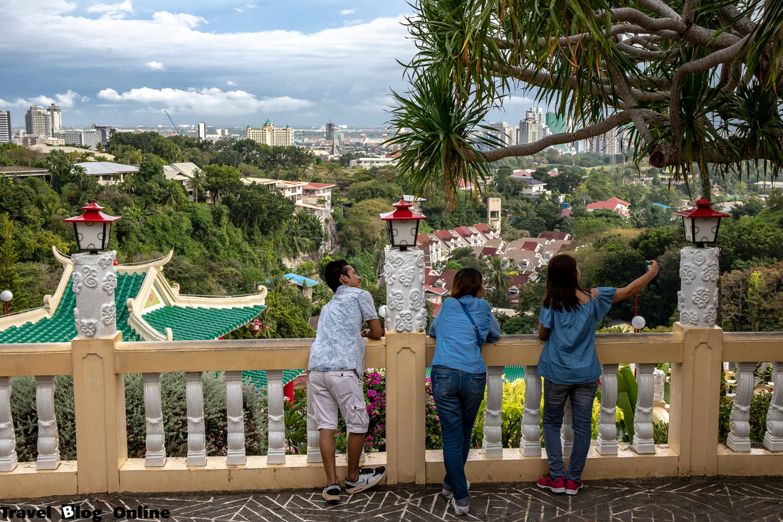 Cebu Taoist Temple, Selfie taking, Cebu City, Philippines © travelblogonline.com