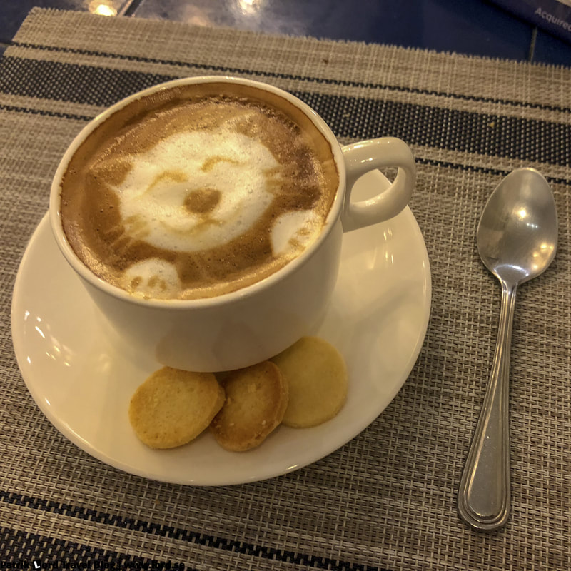 Outing with the girls, Caffe Latte, Dumaguete, Philippines © Patrik Lord Travel Blog