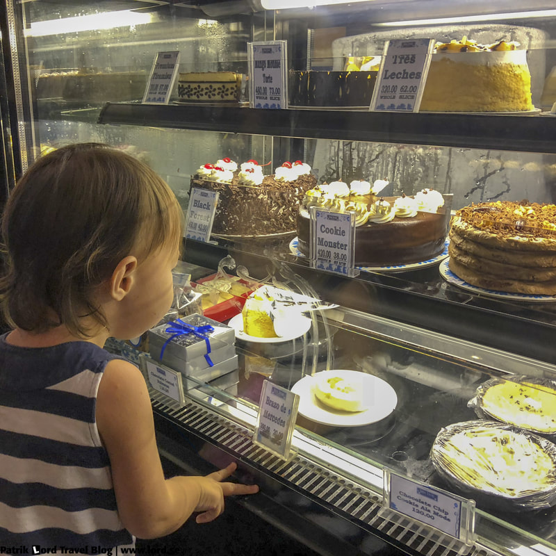 Outing with the girls, The Little Cookie Monster, Dumaguete, Philippines © Patrik Lord Travel Blog