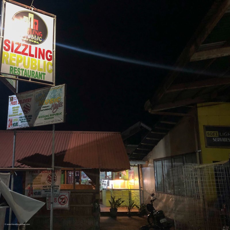 Sizzling Republic Restaurant, Rio Tuba, Palawan, Philippines © www.travelblogonline.com, the entrance
