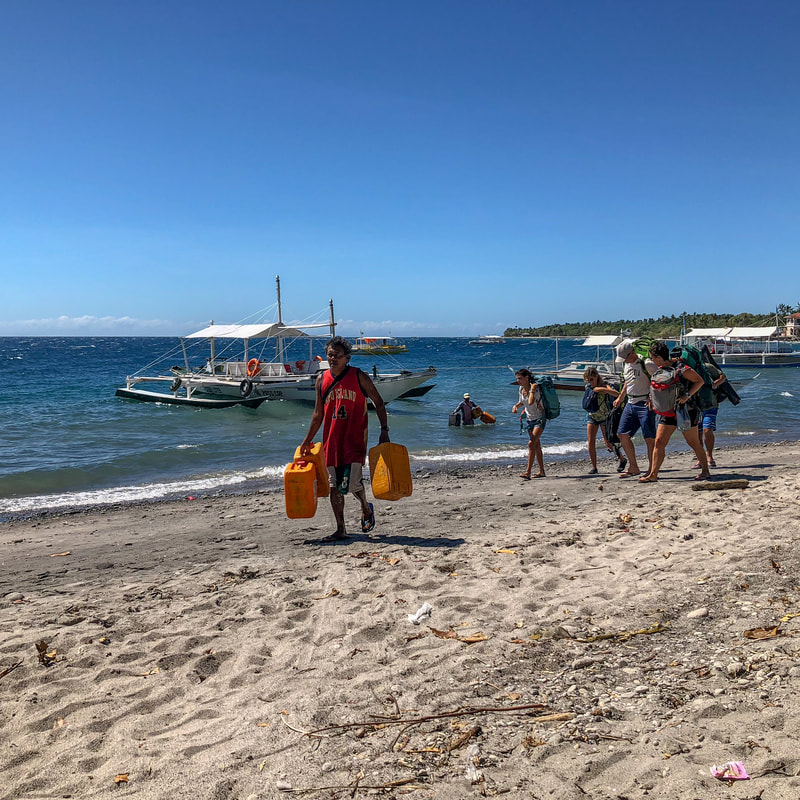 The port, Apo Island, Philippines © Patrik Lord Travel Blog