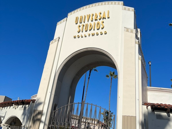 Universal Studios Hollywood's Philanthropic Foundation Raises $1 Million to benefit LA Community Non-Profits