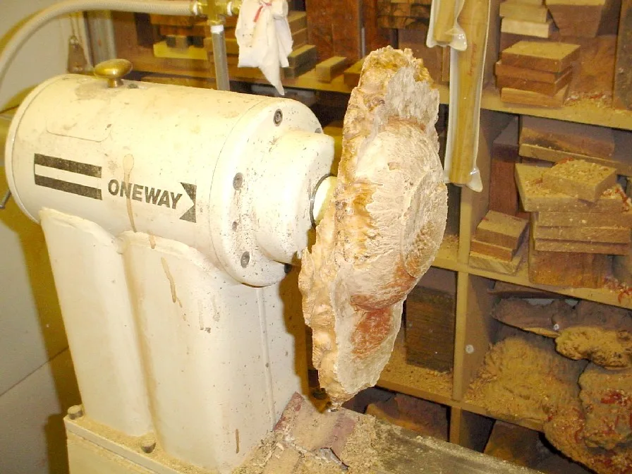 Burl Bowl on Lathe