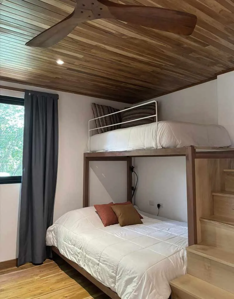 Shared room bunk bed 1 Casa Emilia Nosara for Lamar retreat