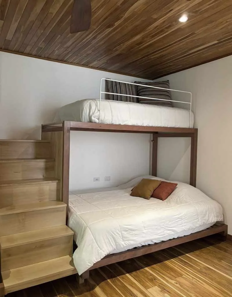 Shared room bunk bed 2 Casa Emilia Nosara for Lamar retreat