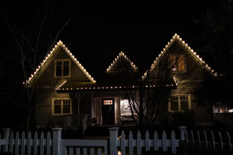 San Rafael holiday outdoor lighting electrician