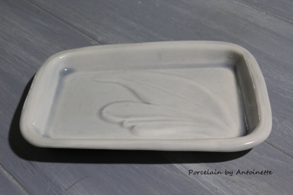 Rectangular porcelain plate.