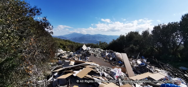 trash-littered-around-kusadasi
