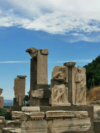 ephesus memmius tomb fountain